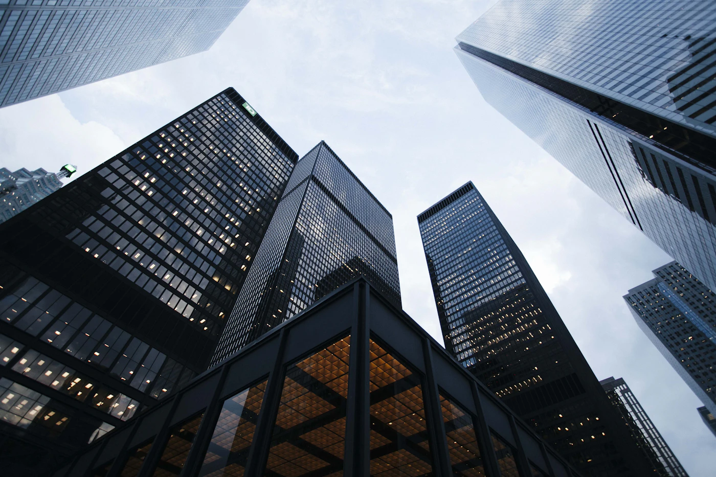 Plateforme institutionnelle — Fedra Capital (fictif)